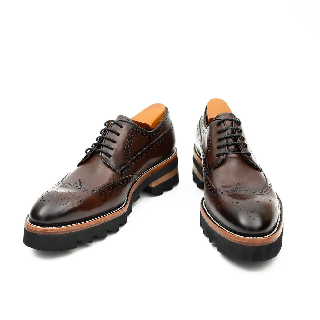 Calfskin Brogue Derby Shoes with Unique Leather Brown