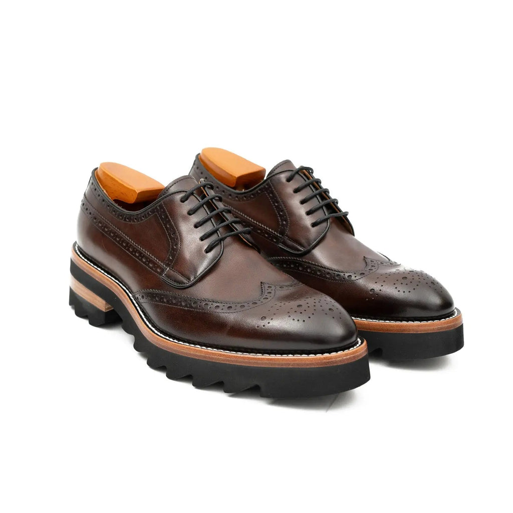 Calfskin Brogue Derby Shoes with Unique Leather Brown