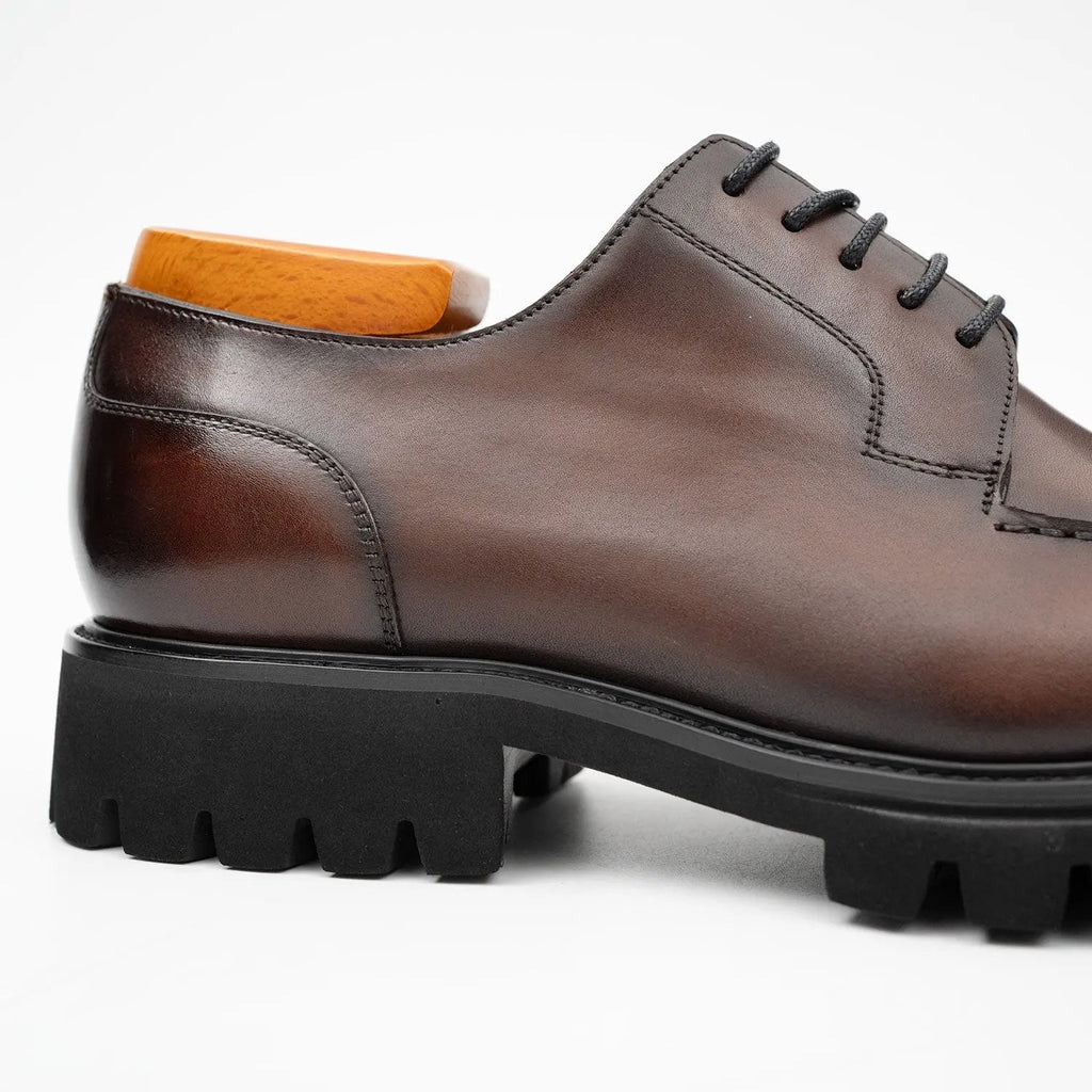 Men's Classic Brown Derby Leather Shoes with Lug Sole